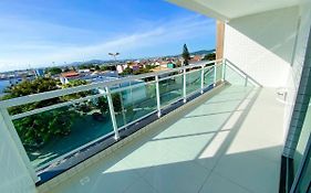 Novíssimo e Arejado com Localização Estratégica - 203